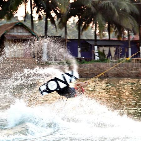 Wake Park Goa Hotel Arambol Ngoại thất bức ảnh