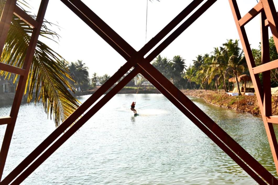 Wake Park Goa Hotel Arambol Ngoại thất bức ảnh